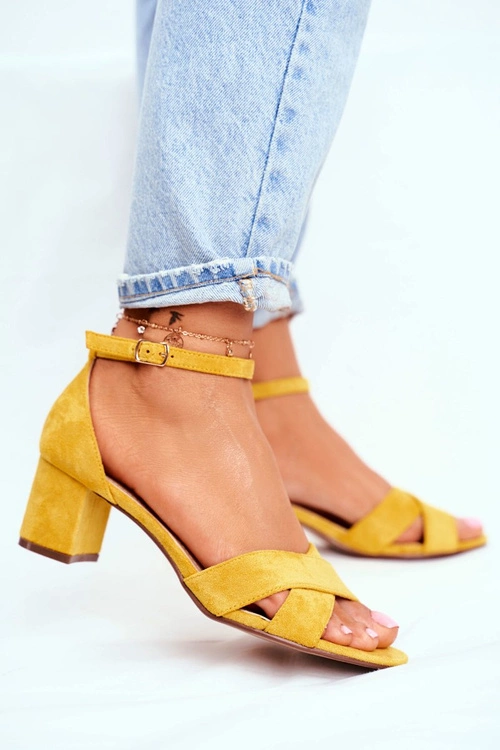 Zamszowe Sandałki na Słupku Żółte Nela