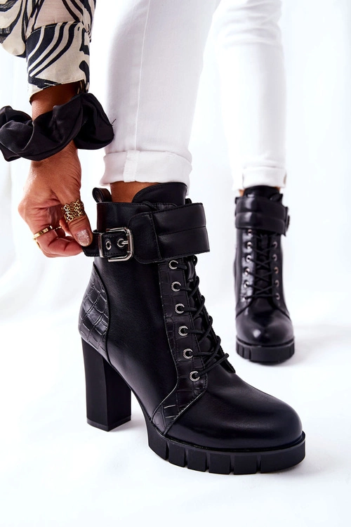 Botki Na Wysokim Słupku Czarne Wiązane Fasha