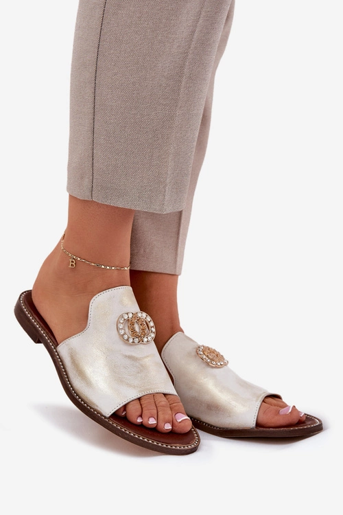 Eleganckie Skórzane Klapki Damskie Z Ozdobą Zazoo 3008 Złoty Przecierany