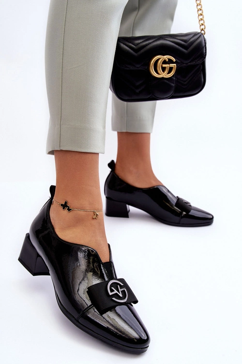 Lakierowane Półbuty Na Obcasie Z Ozdobą Czarne Elosa