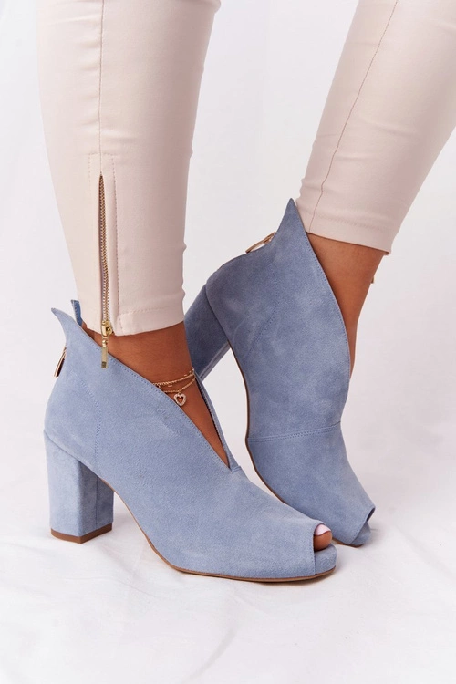 Zamszowe Botki Na Słupku Z Wycięciem Exquisite 1243 Błękitne