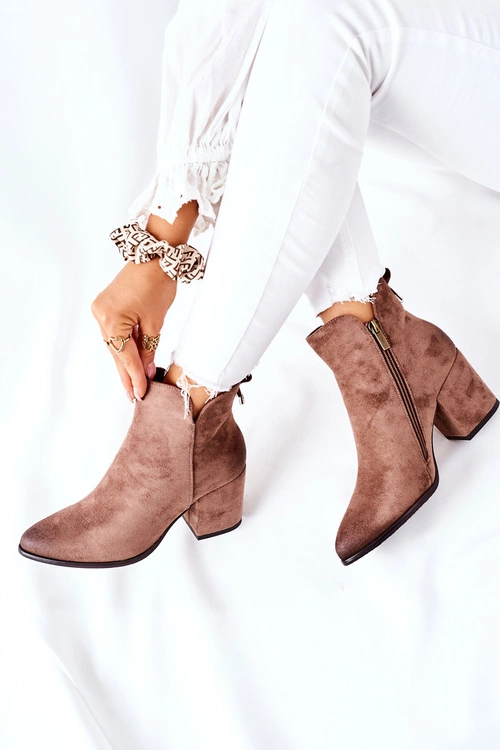 Botki Damskie Na Słupku Zamszowe Beżowe Carrick