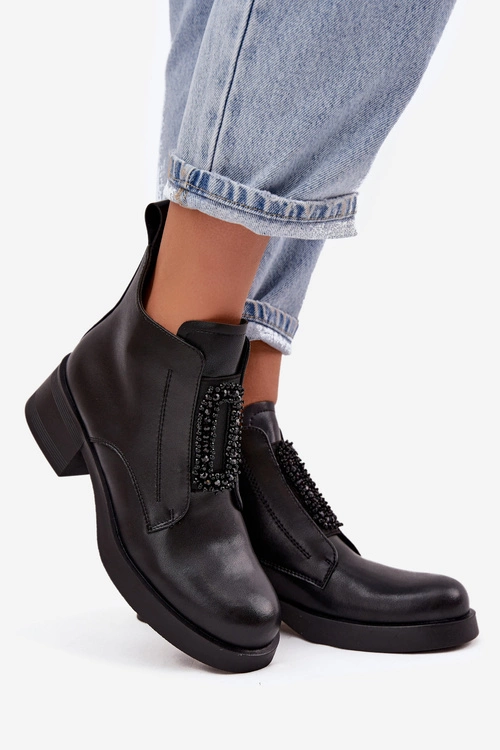 Skórzane Botki Damskie Na Klocku Z Ozdobą D&A JC52-869 Czarne