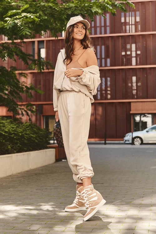 Skórzane Botki Na Koturnie Sznurowane Beżowe Amria