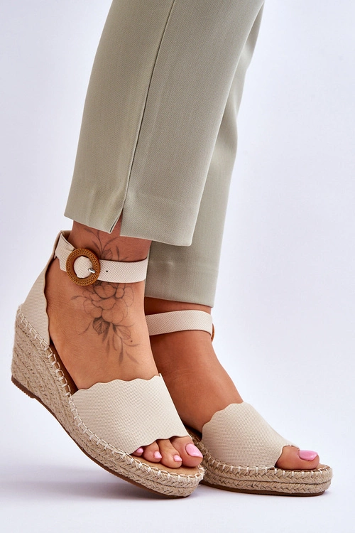 Skórzane Sandały Na Koturnie Comfort Shoe Beżowe Verola