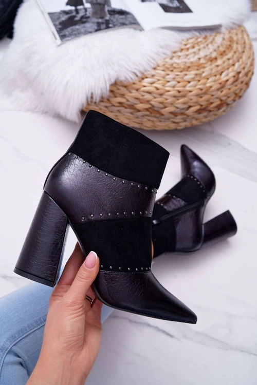 Botki Damskie Na Obcasie Z Nitami W Szpic RB21P Czarne Yango