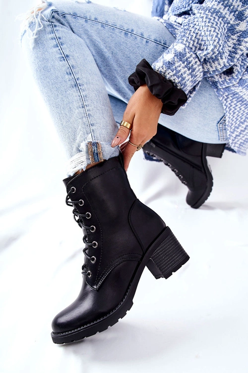 Botki Wiązane Na Słupku Ocieplane Czarne Nerynis