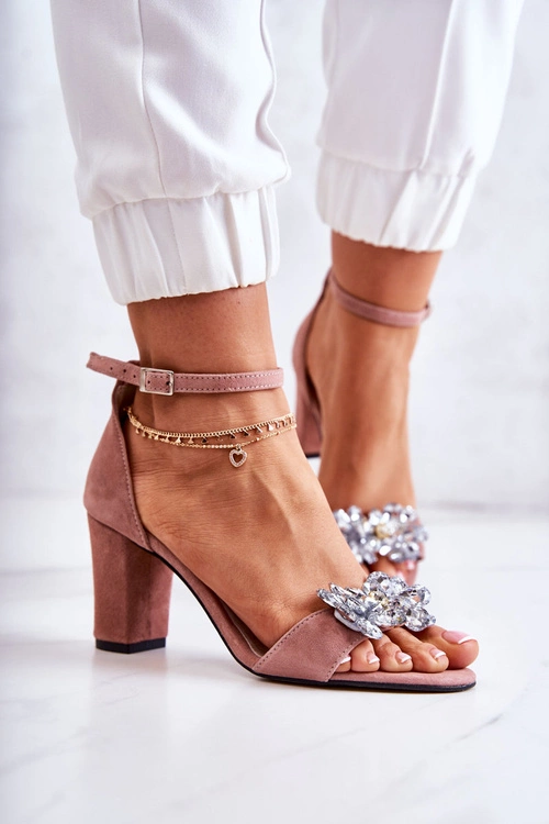 Zamszowe Sandałki Na Słupku Z Ozdobą Różowe Milessa