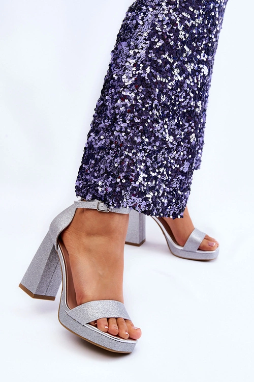 Błyszczące Sandałki Na Masywnym Obcasie Srebrne Calmi