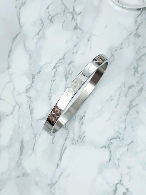 Damska Bransoleta Stalowa Z Grawerowanym Wzorem Miss