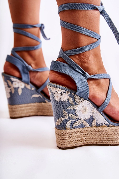 Modne Wiązane Sandały Na Koturnie Niebieskie Recife