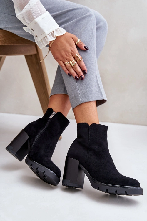 Eko Zamszowe Botki Na Słupku Czarne Cediona