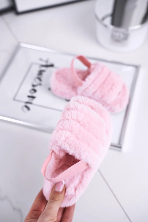 Dziecięce klapki z futerkiem i gumką różowe Fluffy