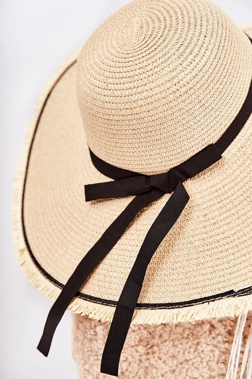 Damski Kapelusz Z Czarnym Paskiem Jasnobeżowy Mady