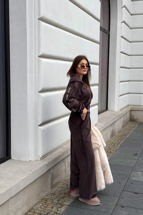 Śniegowce Damskie Na Platformie Z Futerkiem I Haftem Ciemnobeżowe Querina