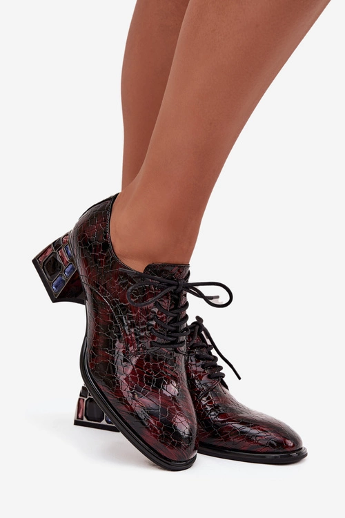 Skórzane Lakierowane Półbuty Damskie Na Obcasie Z Kryształkami Artiker 57C0073 Bordowe