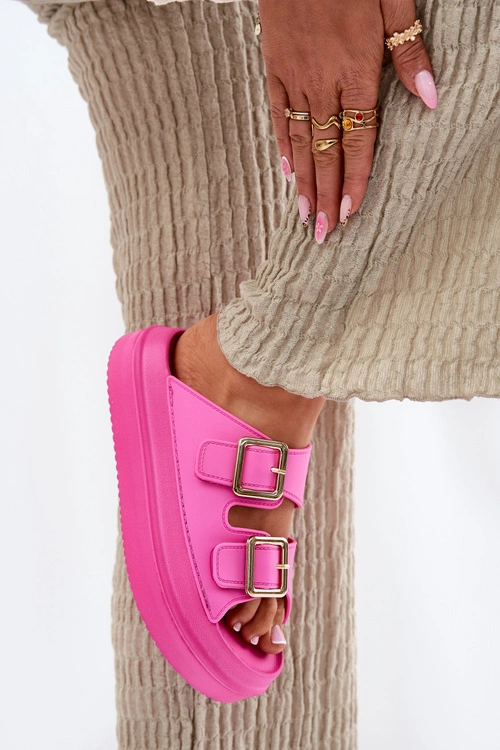 Klapki Damskie Na Platformie Ze Złotymi Klamrami Fuksja Zorila