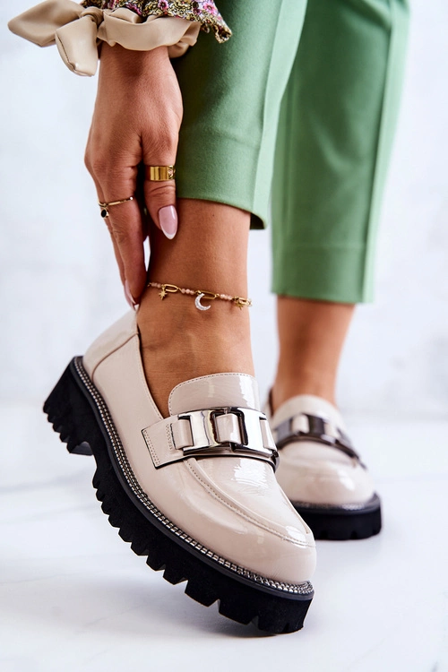 Lakierowane Skórzane Półbuty Jasnobeżowe Corine