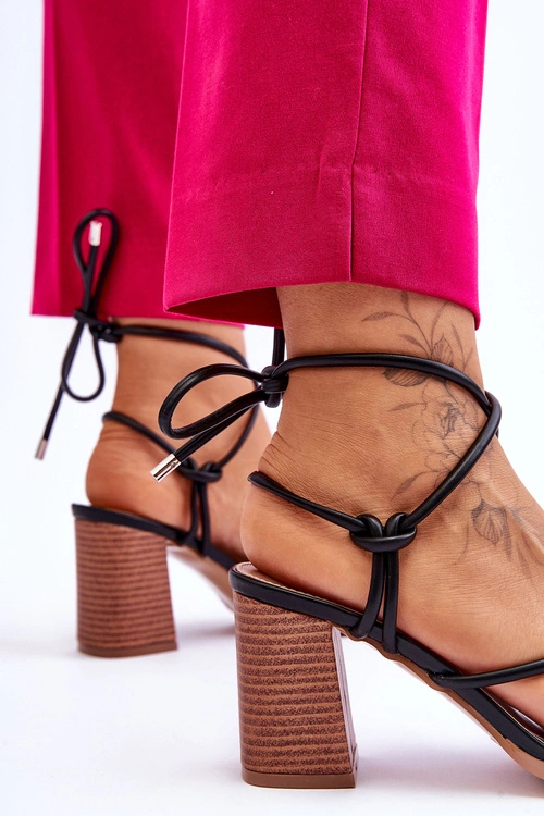 Skórzane Damskie Sandały Na Słupku Czarne Seyna