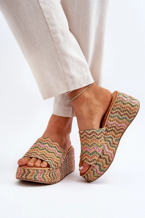 Damskie Klapki Na Koturnie Beżowe Vanarila