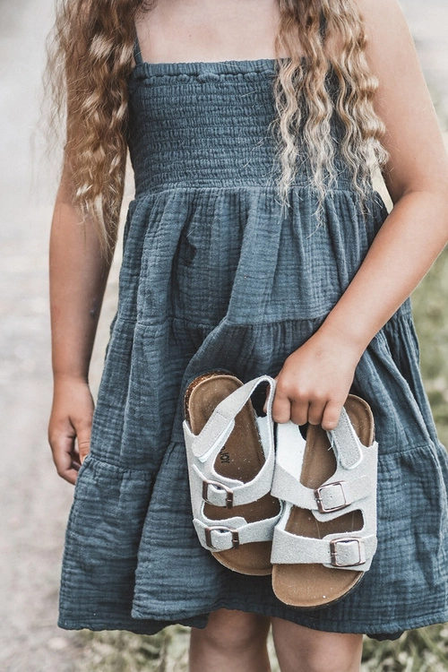 Sandałki Dziecięce Na Korkowej Platformie Zapinane Na Rzep Szare Rorria