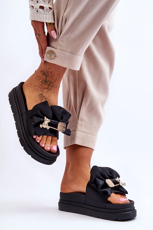 Klapki Z Kokardą I Ozdobnym Misiem Czarne Suzy