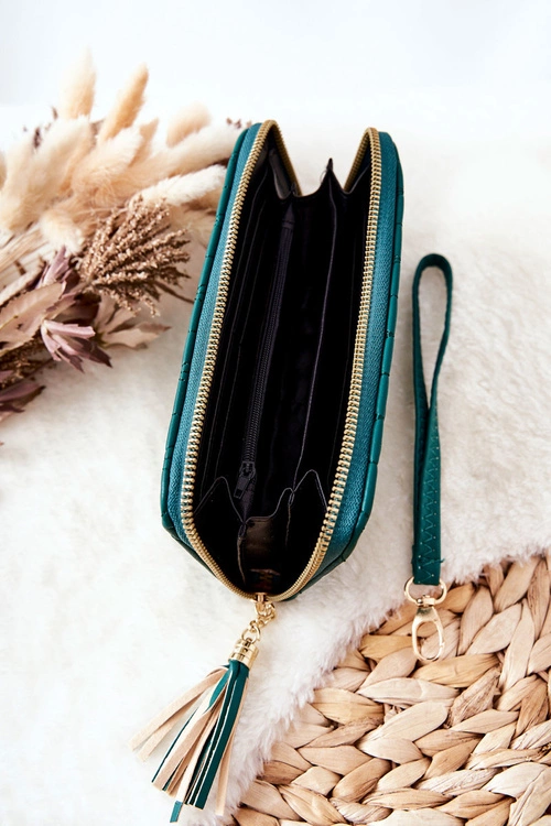 Duży Portfel Pikowany Na Suwak Z Paseczkiem Zielony