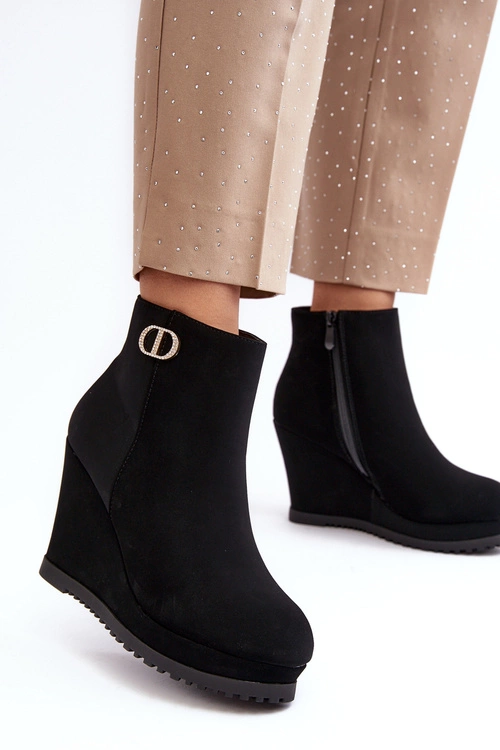 Damskie Botki Na Koturnie Z Małą Ozdobą Czarne Bertolina