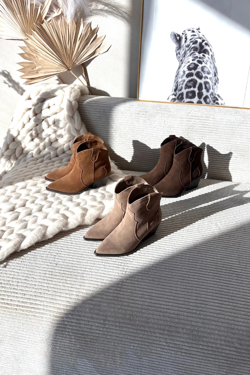 Wsuwane Botki Kowbojki Damskie Z Naturalnego Zamszu Camel Beretta