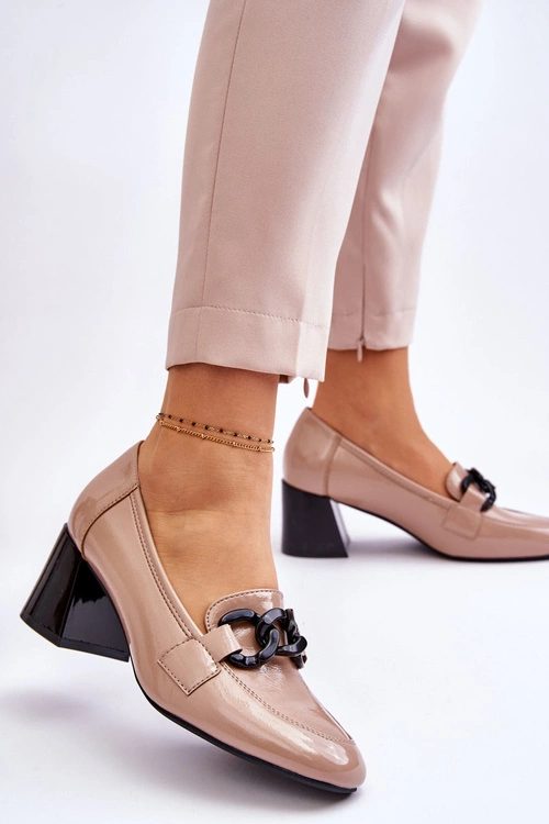 Lakierowane Czółenka Z Łańcuchem Beżowe Keilani