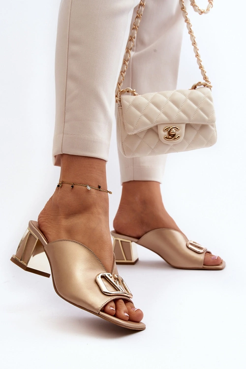 Eleganckie Klapki Damskie Na Obcasie Laura Messi 2771 Złote