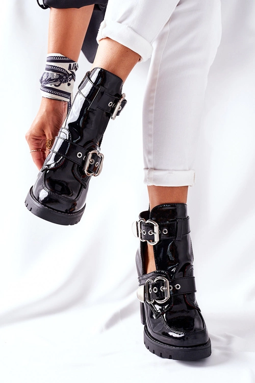 Botki Na Słupku Czarne Lakierowane Klamra Bramshall