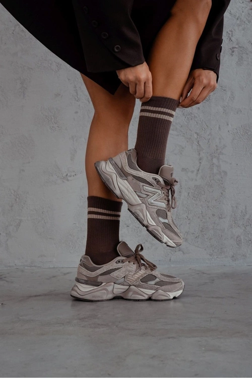 Skarpetki Damskie Dwa Cienkie Paski Brązowe