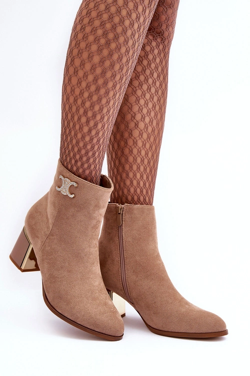 Zamszowe Botki Na Słupku Z Ozdobą Beżowe Dwinja
