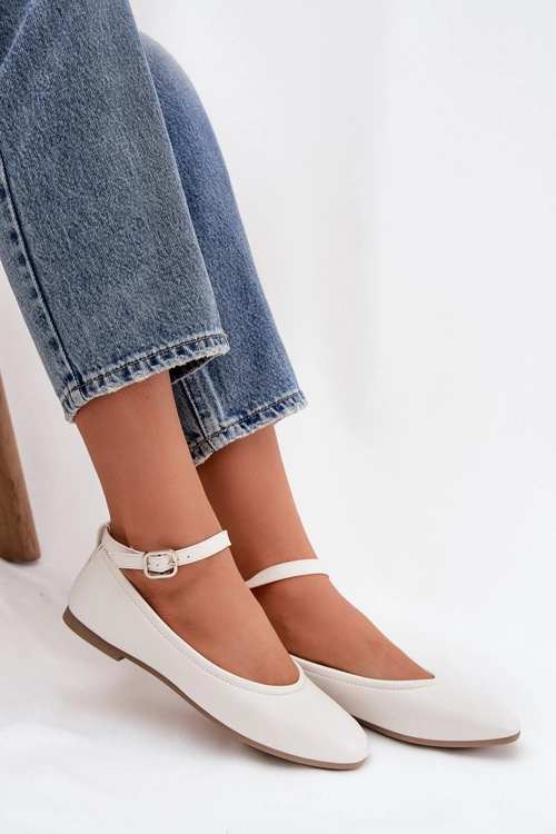 Baleriny Damskie Z Paskiem I Klamrą Białe Janelor