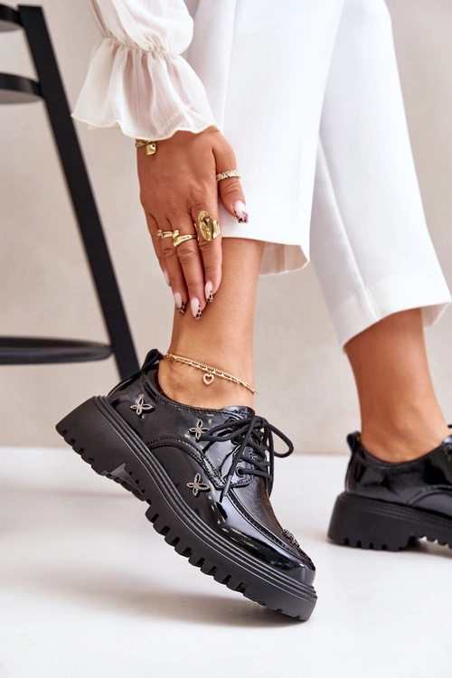 Lakierowane Półbuty Damskie Z Ozdobami Skóra Naturalna Artiker 55C1011 Czarne