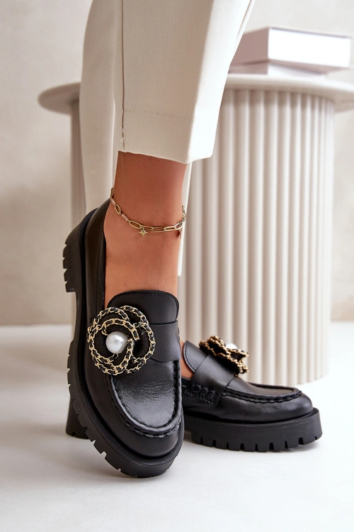 Skórzane Mokasyny Damskie Ozdobione Kwiatkiem Czarne CheBello 4520