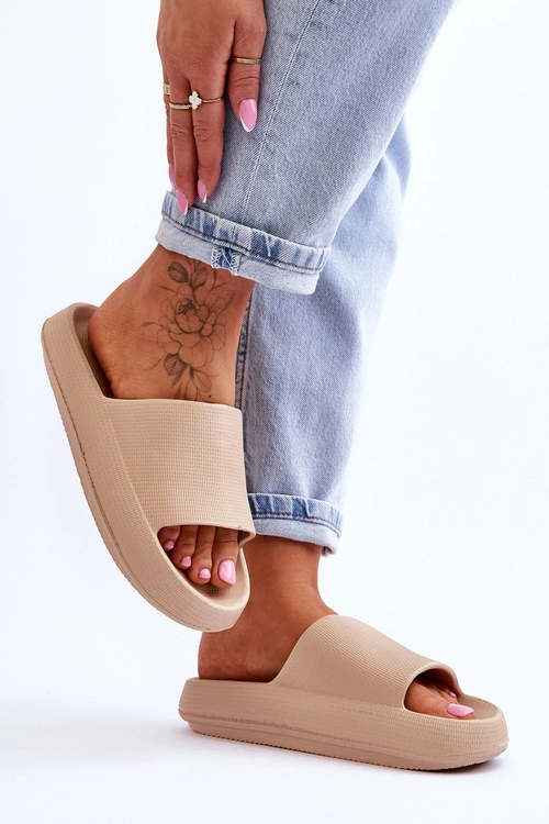 Modne Lekkie Klapki Na Masywnej Podeszwie Beżowe Rebel