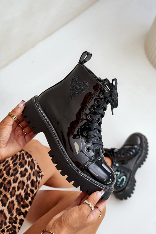 Lakierowane Botki Damskie Na Zamek Z Ozdobnym Sercem Czarne Obeena