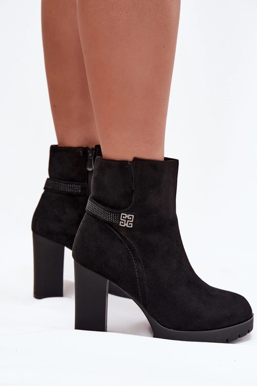 Ocieplane Botki Damskie Na Słupku Z Ozdobnym Paskiem Czarne Zayna