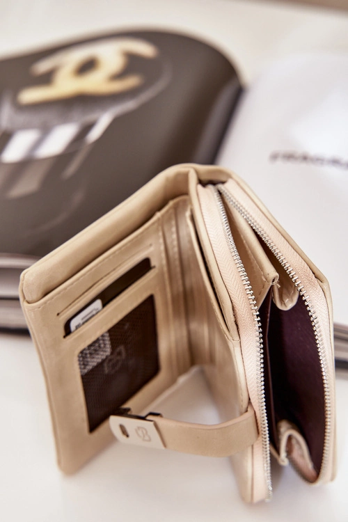 Lakierowany Damski Portfel Portmonetka Jasnobeżowy Yathika