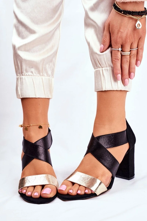Eleganckie Wsuwane Sandały Na Słupku Czarno-Złote Varina