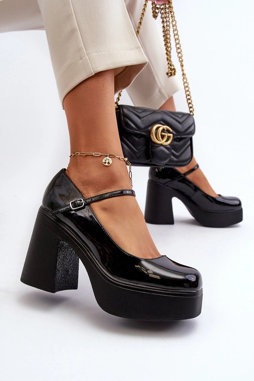 Półbuty Damskie Lakierowane Na Platformie I Słupku Big Star NN274004 Czarne