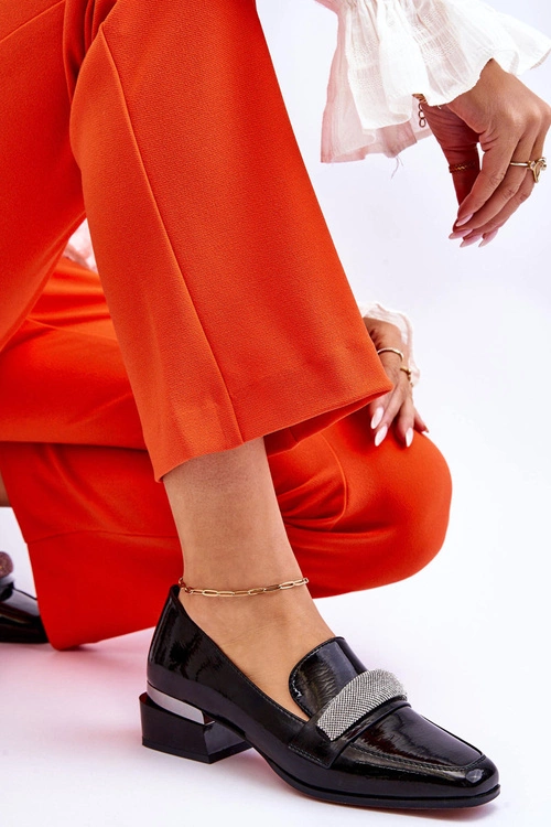 Lakierowane Mokasyny Na Obcasie Z Cyrkoniami Czarne Lavern