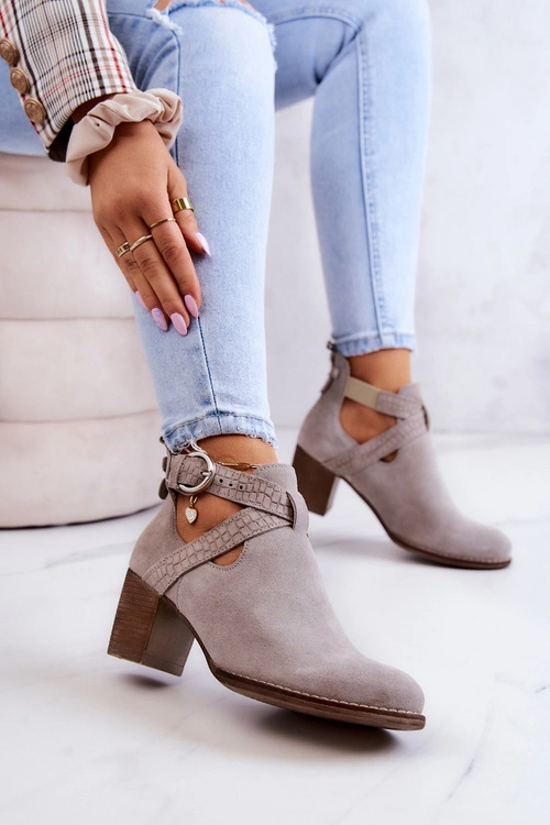 Skórzane Botki Z Wycięciem Na Słupku Szare Axelle