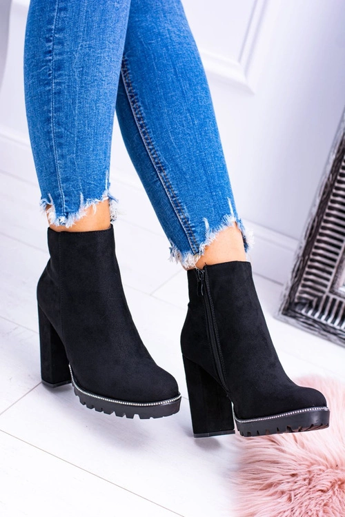 Czarne botki na słupku Guriela Suede