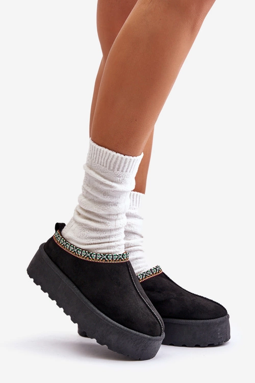 Kapcie Damskie Na Platformie Z Haftem Czarne Neroma