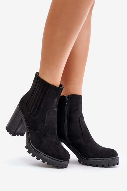 Botki Na Słupku Z Eko Zamszu Czarne Mesiella