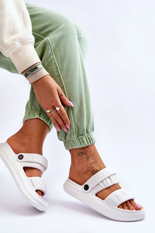 Piankowe Klapki Sandałki Białe Lirell