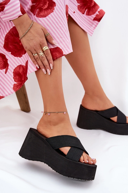 Klapki Damskie Na Koturnie I Platformie Czarne Sevolee